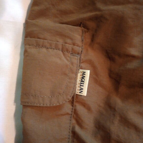 Men's Magellan Fish Gear Shorts. XL Water Repellent Tan Webbed Belt 6 Pockets - Picture 2 of 10